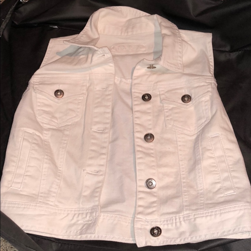 vest!